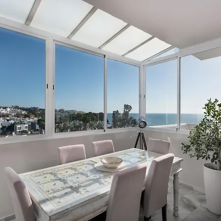 Apartment Stunning Beachfront Penthouse *