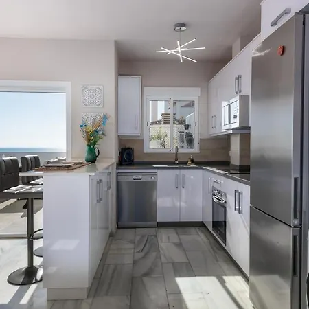 Apartment Stunning Beachfront Penthouse *