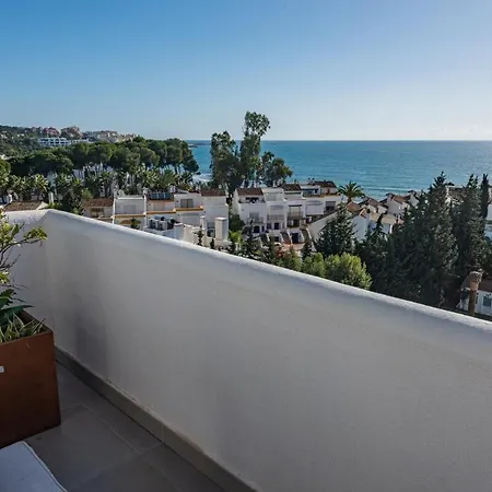 Stunning Beachfront Penthouse *
