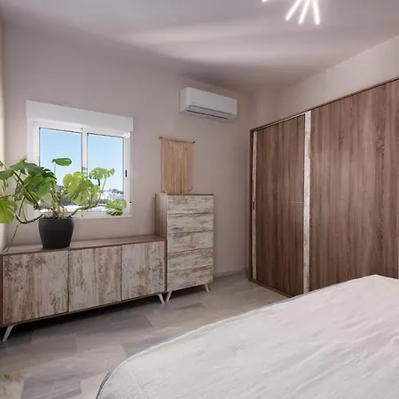 Apartment Stunning Beachfront Penthouse *