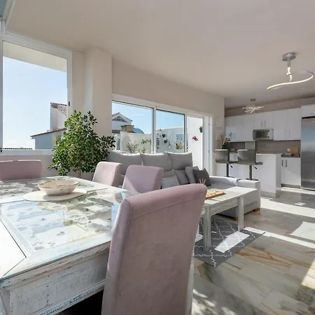 Stunning Beachfront Penthouse Apartment Estepona