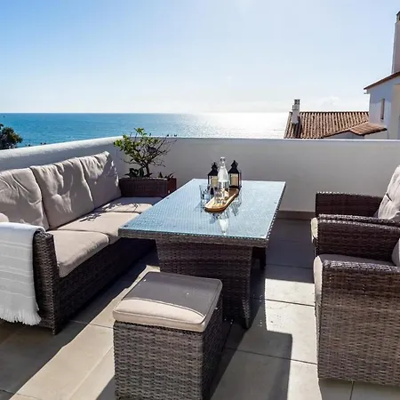 Apartment Stunning Beachfront Penthouse